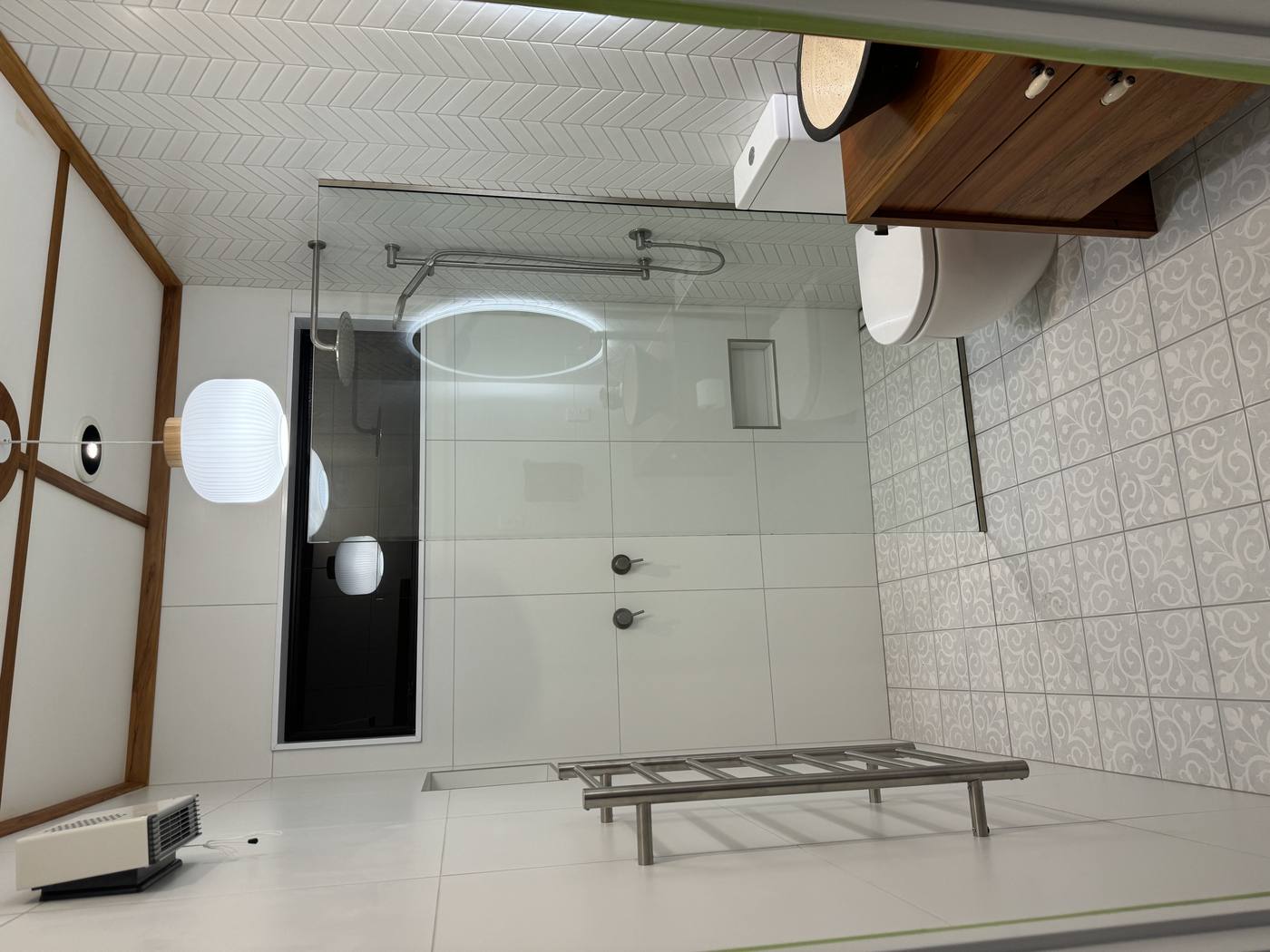 Bathroom overview tiling